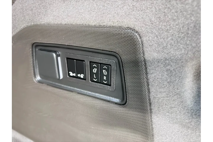 $81900 : 2023 CADILLAC ESCALADE image 2