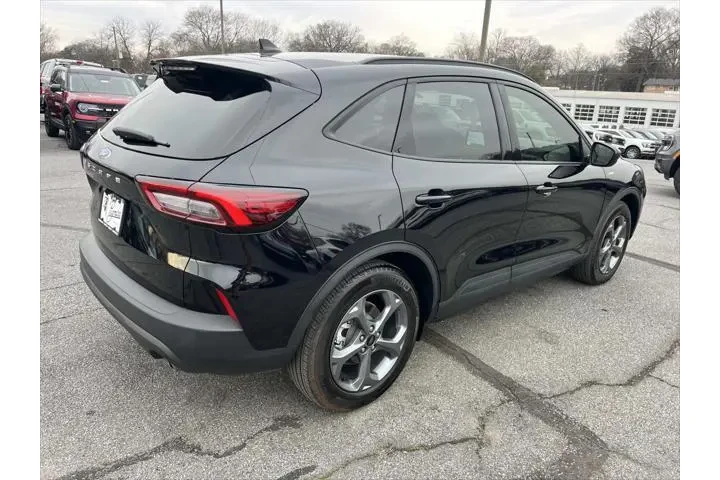$27097 : Ford Escape 2025 ST-Line 4dr image 7