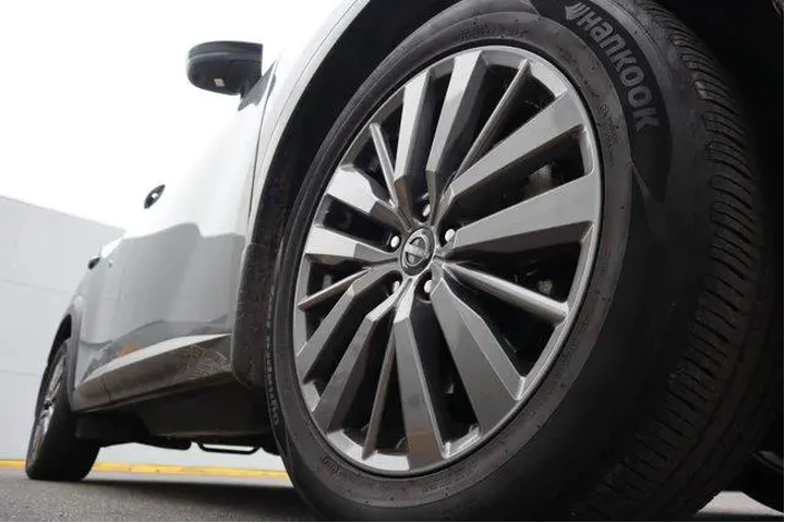 $38625 : Nissan Pathfinder 2024 AWD S image 9