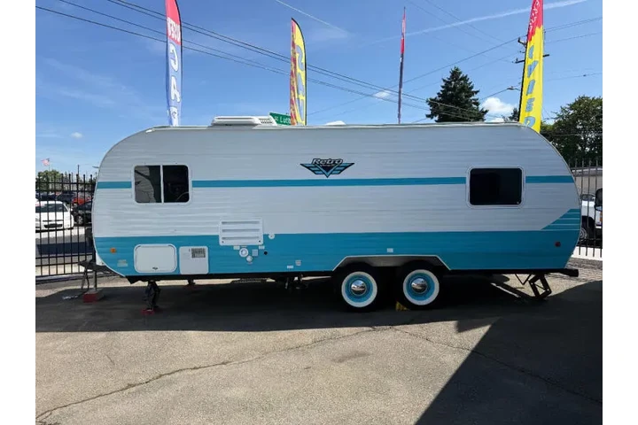 $16900 : 2017 Riverside RV Retro 195 image 10
