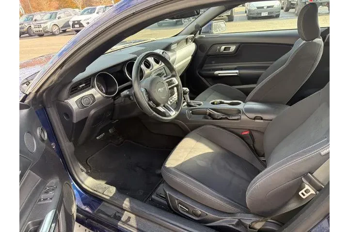 $16825 : Ford Mustang 2019 EcoBoost 2 image 8