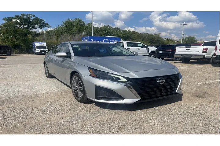 $21459 : Nissan Altima 2023 2.5 SL 4d image 2
