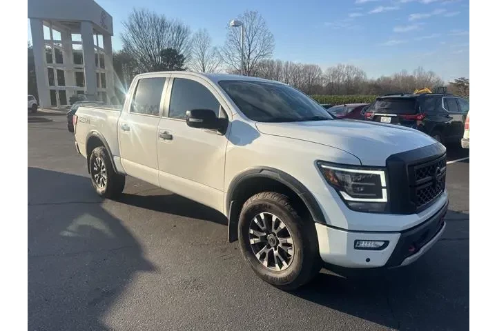 $32950 : Nissan Titan 2022 4x4 PRO-4X image 3