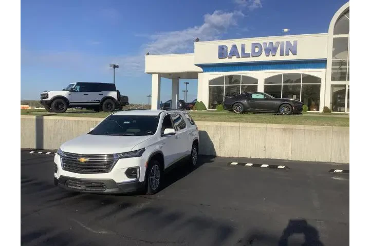 $29950 : Chevrolet Traverse 2023 4x4 image 3