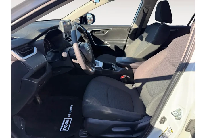 $26843 : Toyota RAV4 2024 AWD LE 4dr image 10