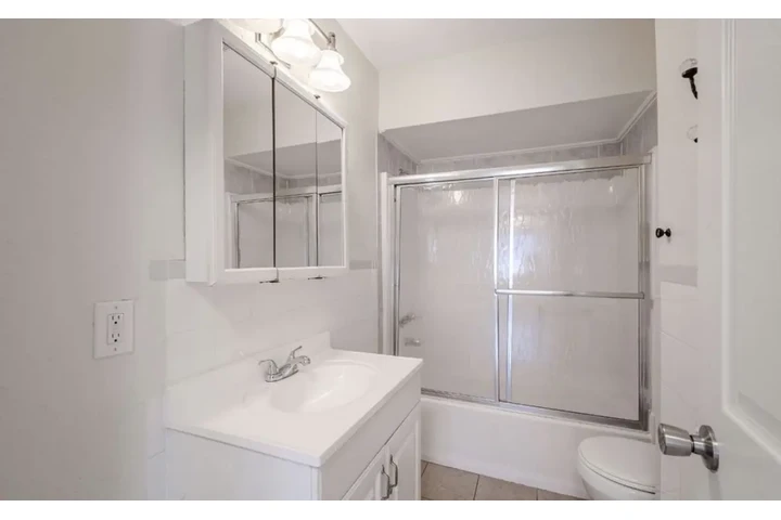 $1200 : 2 bedroom house in Dallas, TX image 7