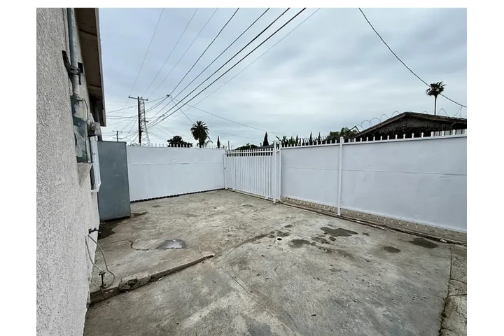 $3400 : Casa 4 rec Los Angeles image 4