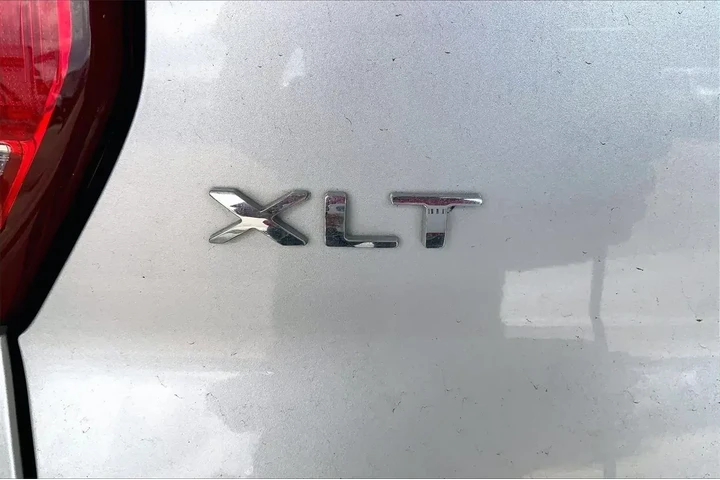 $17991 : Ford Explorer 2017 XLT 4dr S image 8