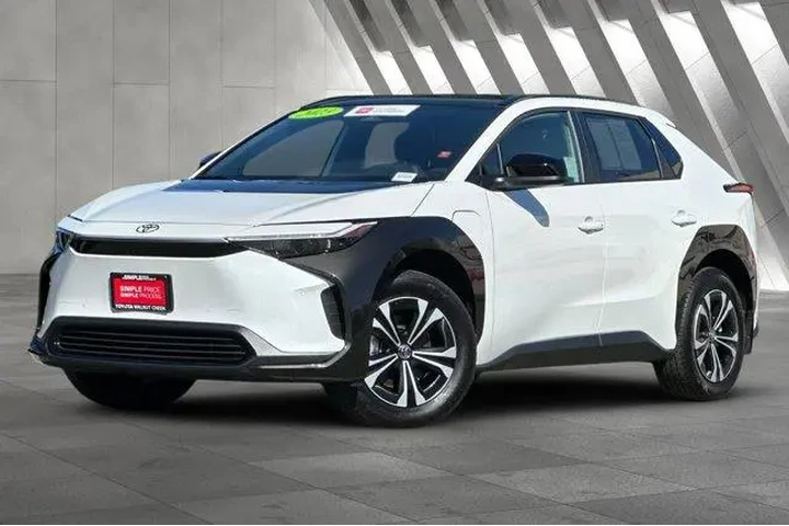 $24900 : Toyota bZ4X 2023 AWD XLE 4dr image 2