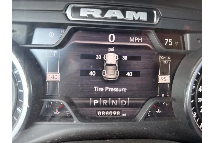 $38225 : Ram 1500 2022 4x4 Laramie 4d image 6