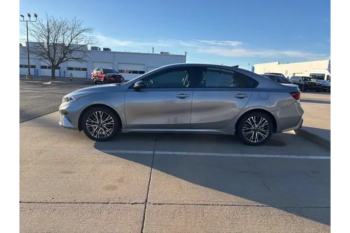 $22999 : Kia Forte 2024 GT-Line 4dr S image 2