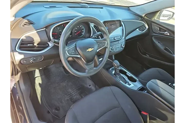 $17987 : Chevrolet Malibu 2023 LT 4dr image 10