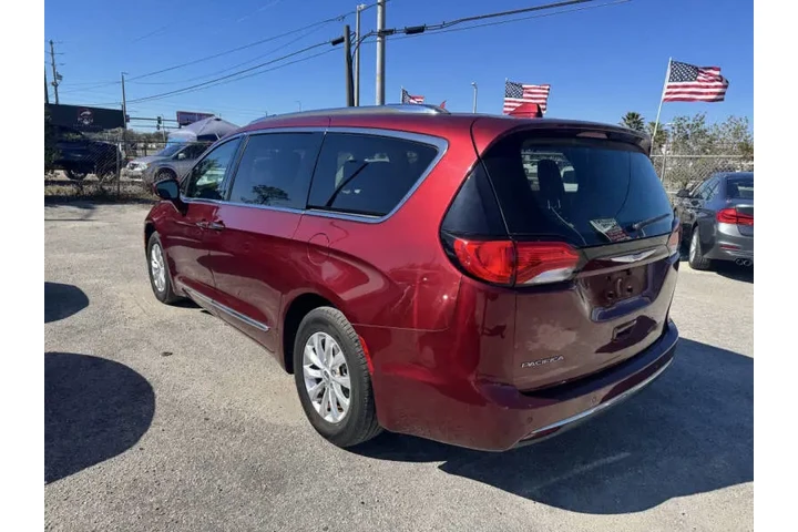 $10997 : 2019 Pacifica Touring L image 6