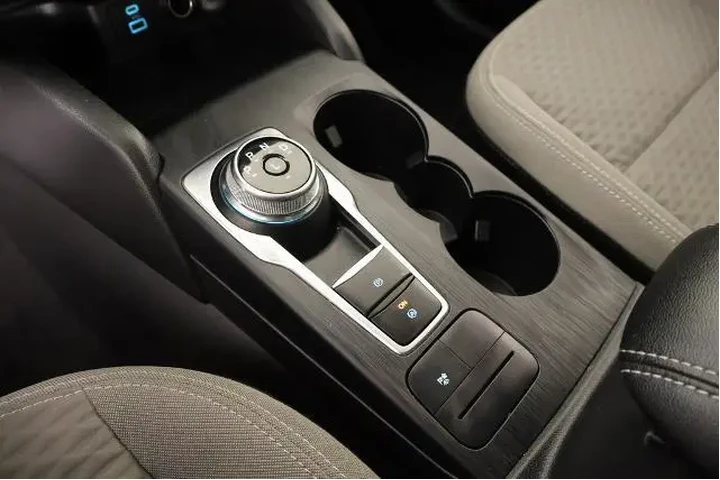 $19849 : Ford Escape Hybrid 2022 SE 4 image 7