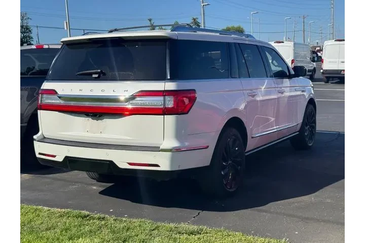 $39995 : Lincoln Navigator L 2021 4x4 image 2