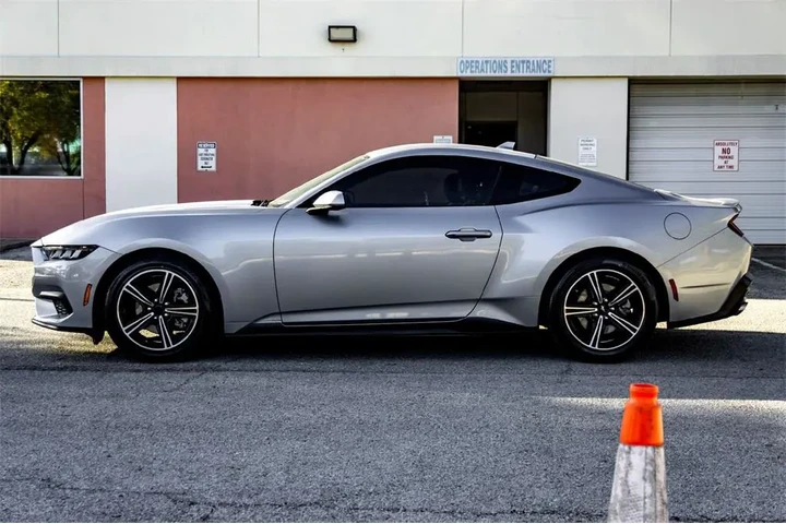 $28386 : Ford Mustang 2024 EcoBoost P image 7