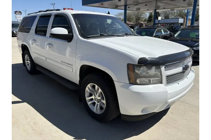 $8990 : 2011 Suburban LT image 5