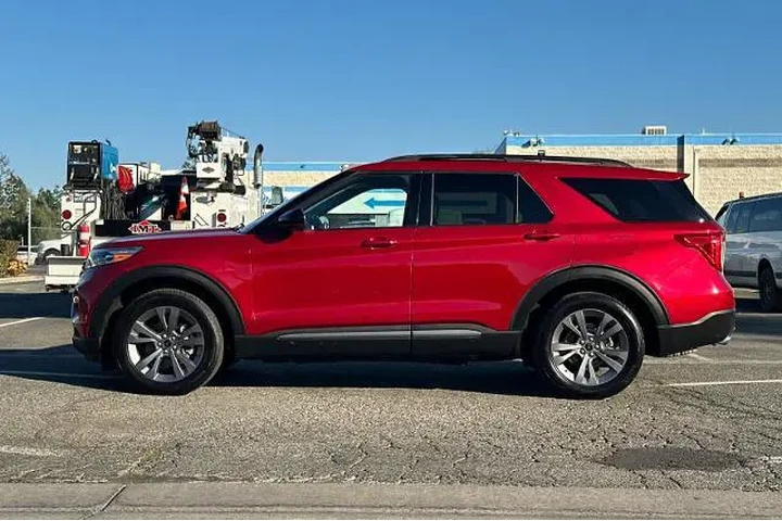 $26875 : Ford Explorer 2022 AWD XLT 4 image 6