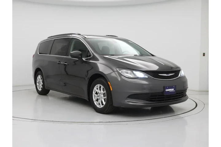 $15998 : Chrysler Voyager 2020 LXi 4d image 1