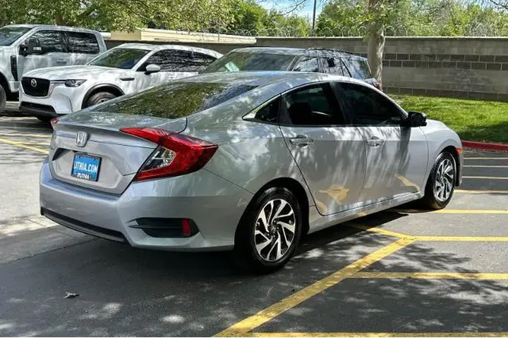 $16995 : Honda Civic 2016 EX 4dr Seda image 4