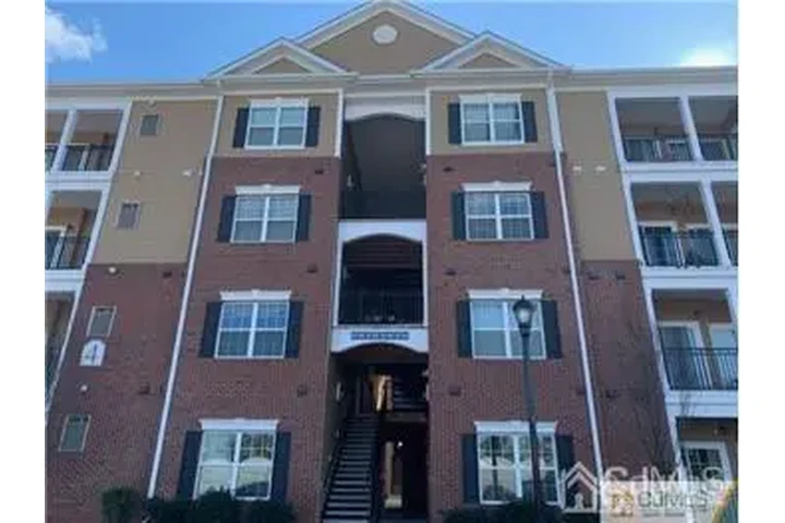 $2550 : Rental property with 2 bedro image 1