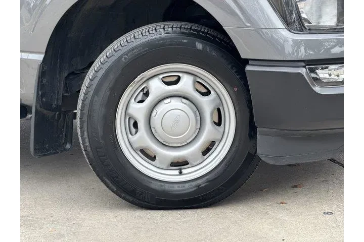 $36777 : Ford F-150 2023 4x2 XL 4dr S image 3