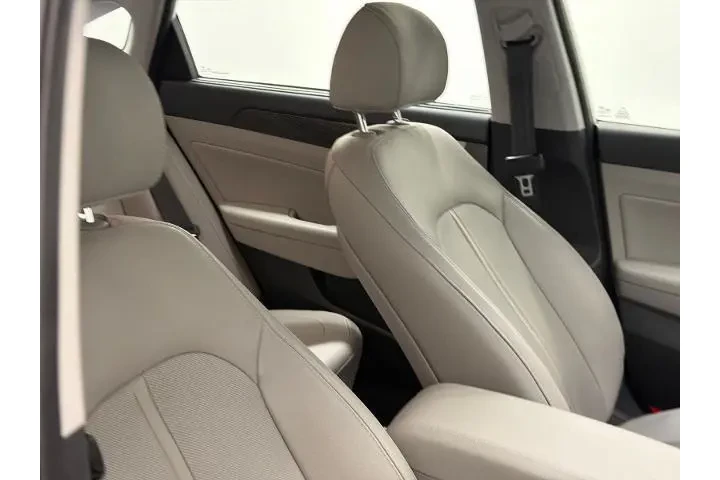 $18000 : Hyundai SONATA 2018 Sport 4d image 9