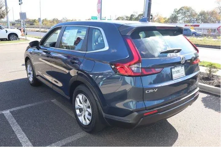 $25913 : Honda CR-V 2024 LX 4dr SUV image 8