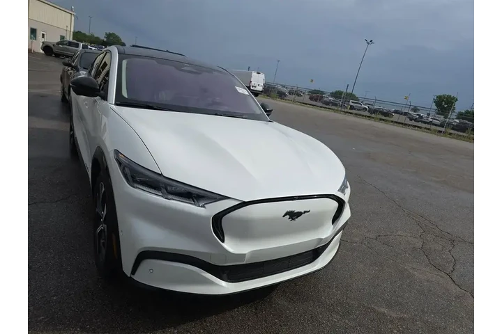 $21999 : Ford Mustang Mach-E 2022 Pre image 2