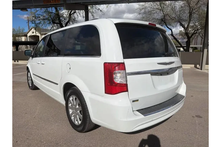 $7995 : 2016 Town and Country Touring image 7
