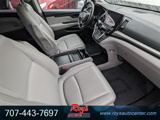 $31995 : 2018 Odyssey Touring Minivan image 9