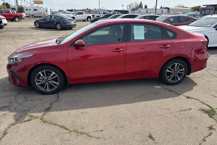 $15999 : 2022 Forte LXS image 3