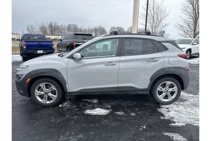 $18431 : Hyundai KONA 2023 AWD SEL 4d image 8