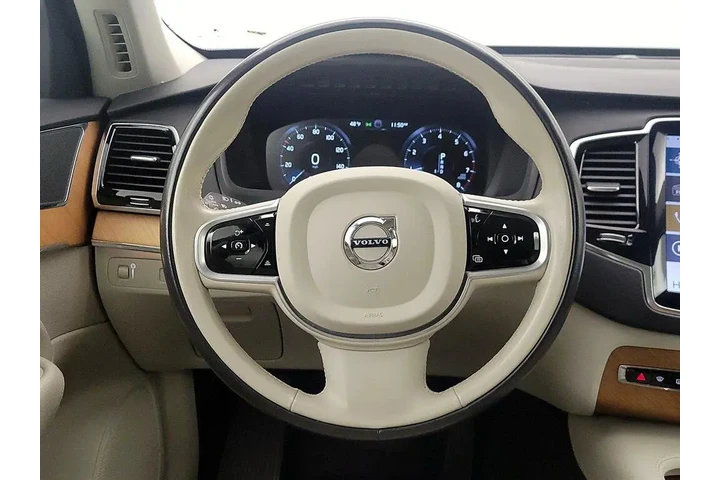 $31998 : Volvo XC90 2022 T5 Momentum image 10