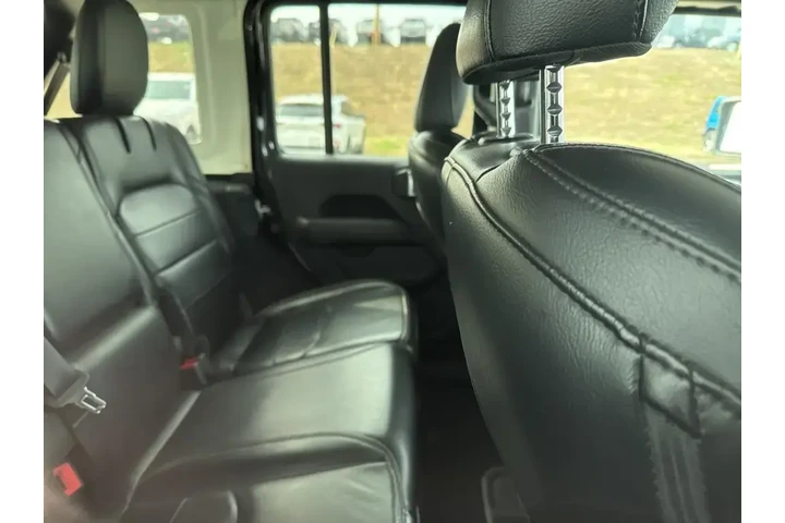 $31988 : Jeep Wrangler 2023 4x4 Sahar image 6