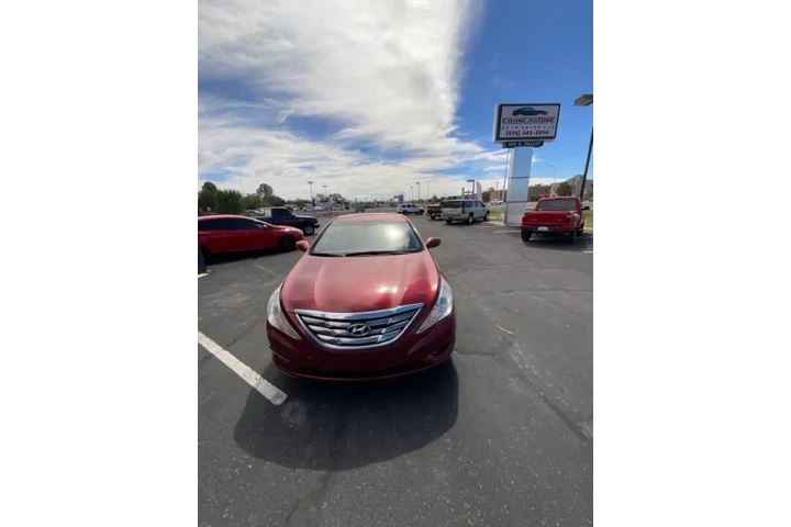 2013 Sonata SE image 1