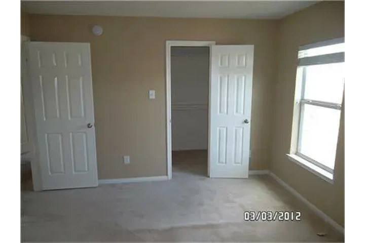 $550 : alief sw houston image 3