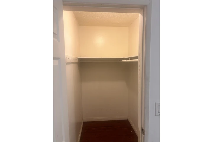 $900 : Cuarto en Midcity image 3