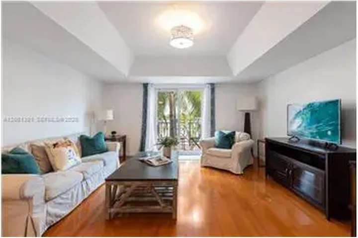 $4000 : Rental property with 1 bedro image 2