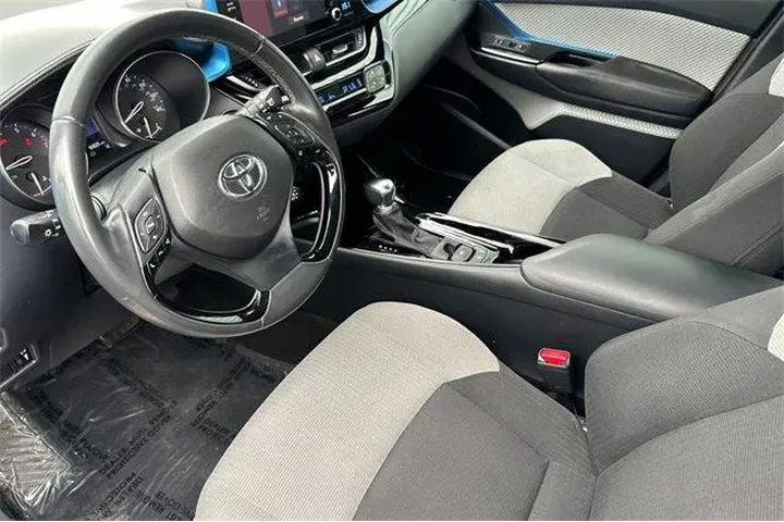 $15777 : Toyota C-HR 2019 LE 4dr Cros image 7