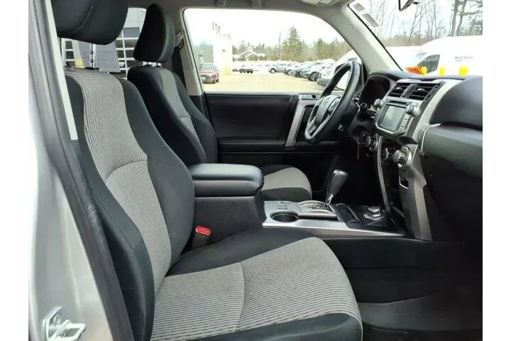 $20416 : Toyota 4Runner 2018 4x4 SR5 image 6