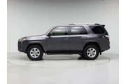 $30998 : Toyota 4Runner 2022 4x2 SR5 thumbnail