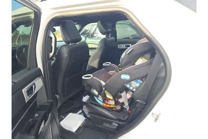 $30425 : Ford Explorer 2021 AWD ST 4d image 2