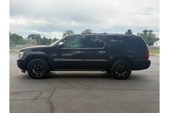 $9900 : 2012 Suburban LTZ image 8