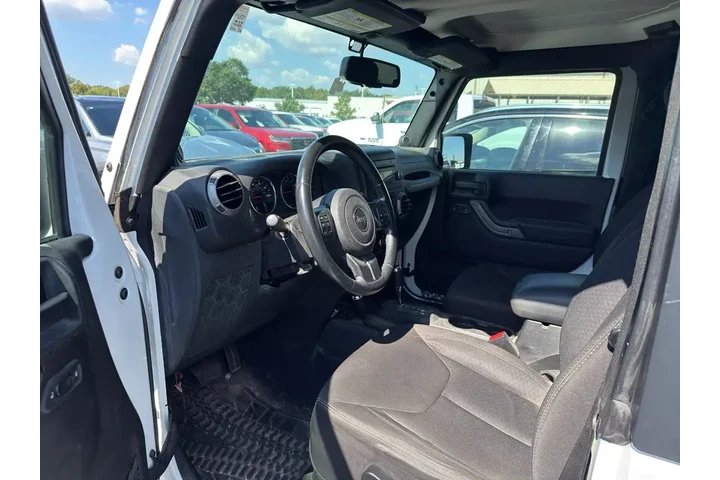 $15280 : Jeep Wrangler 2013 4x4 Sport image 2