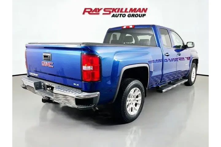 $27975 : GMC Sierra 1500 2015 4x4 SLE image 2