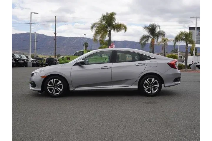 $23995 : Honda Civic 2018 LX 4dr Seda image 4