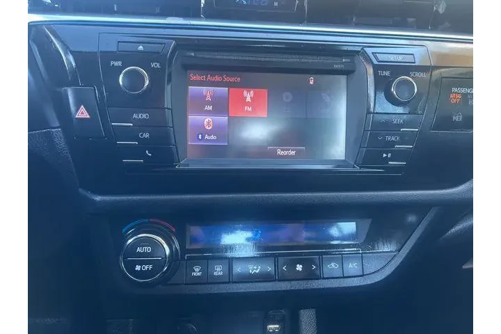 $15995 : Toyota Corolla 2016 S 4dr Se image 10