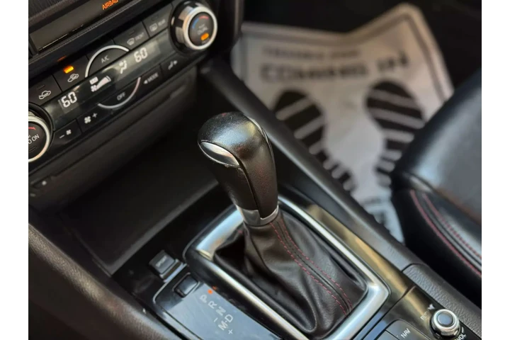 2016 MAZDA MAZDA3 image 10