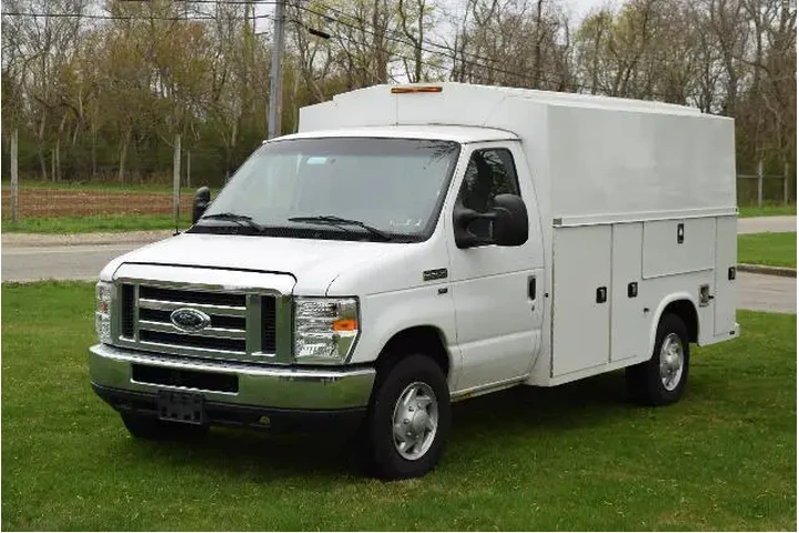 $18990 : Ford E-Series 2016 E-350 SD image 3